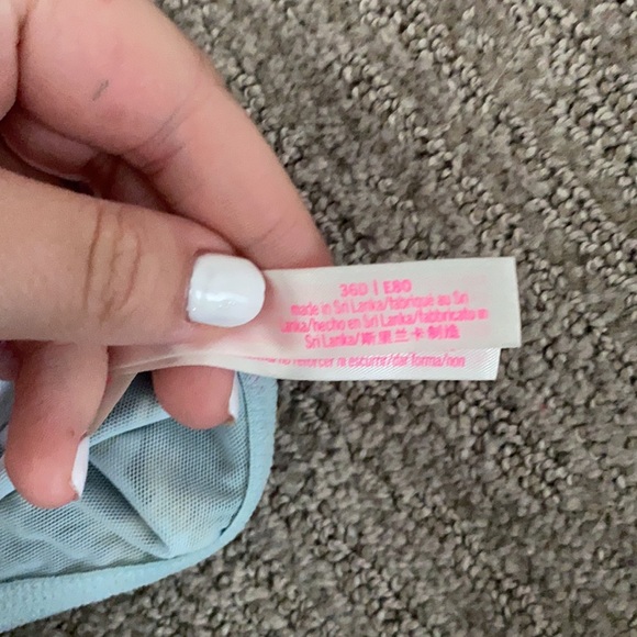 Pink bras - Picture 2 of 2